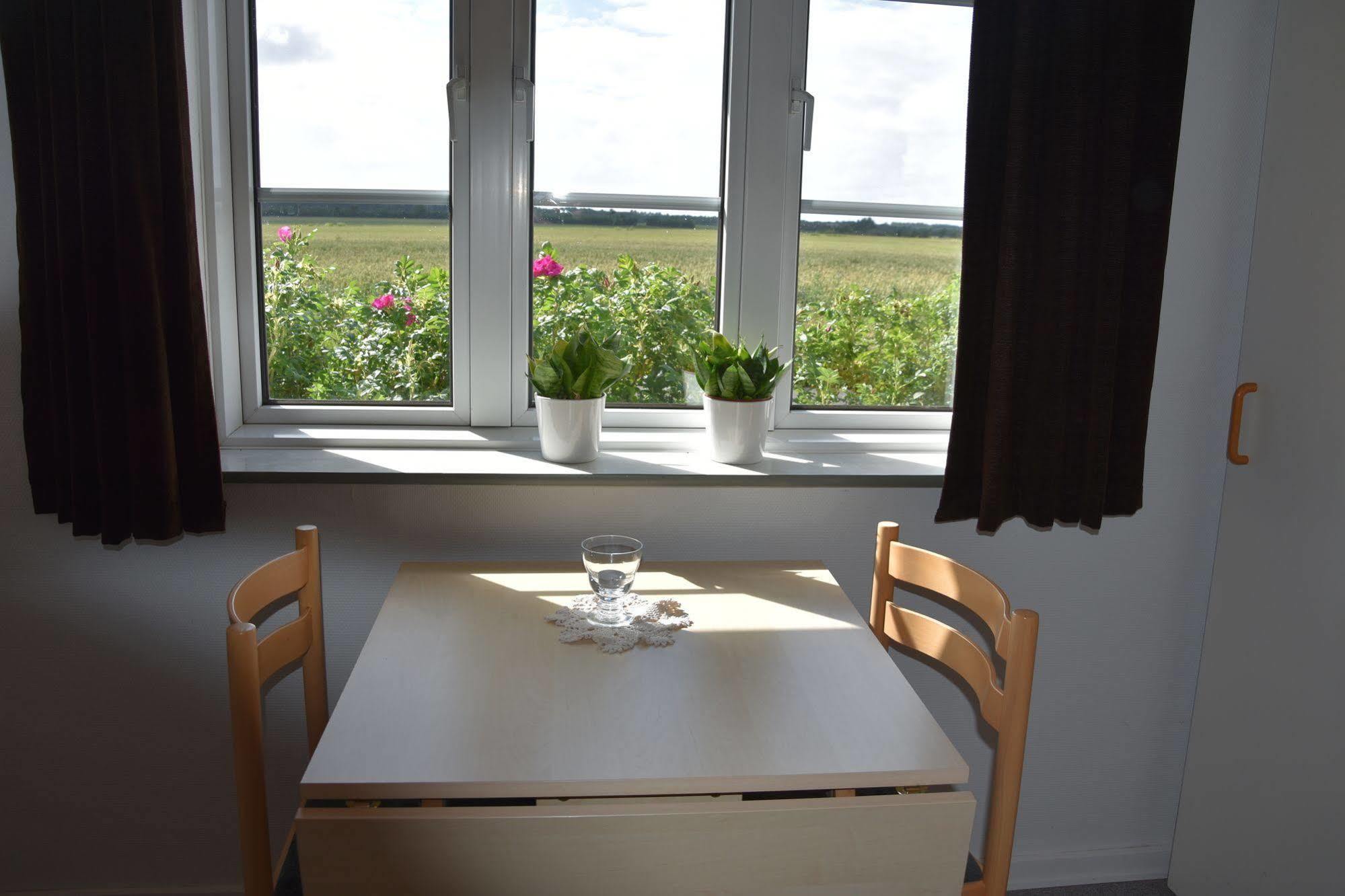 Henne Strand Ferie Accommodation Hennebjerg ภายนอก รูปภาพ